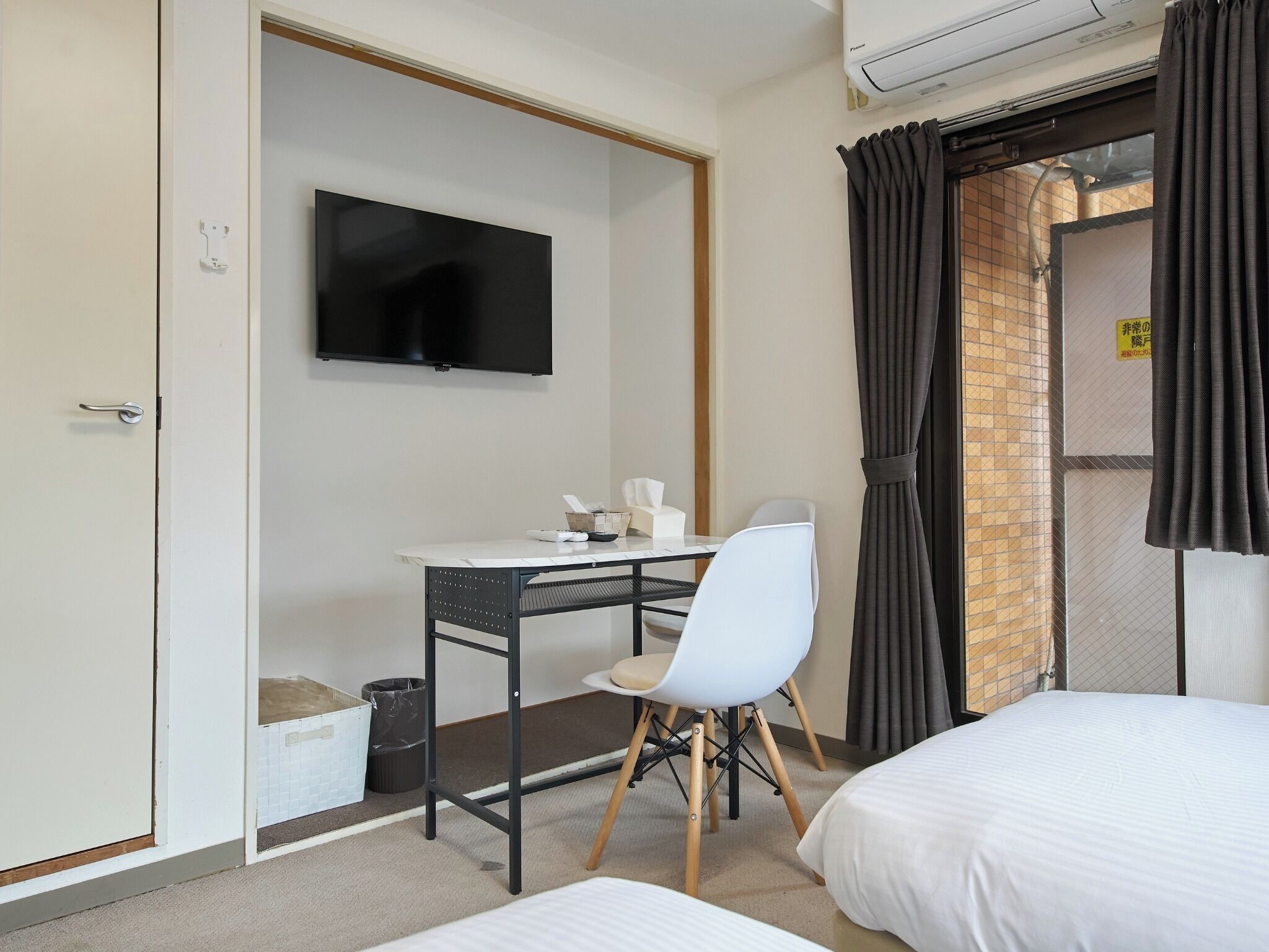1 bedroom, desk, free WiFi, bed sheets