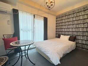 1 quarto, escrivaninha, Wi-Fi de cortesia, roupa de cama