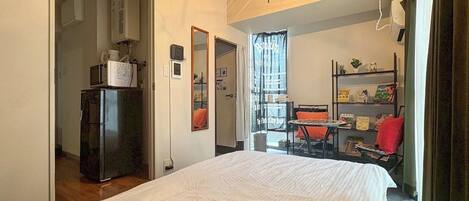 2 多间卧室、办公桌、免费 WiFi、床单