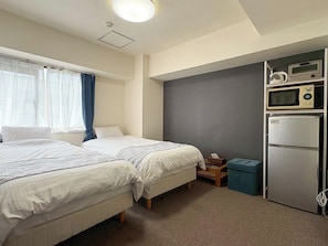 1 bedroom, desk, free WiFi, bed sheets