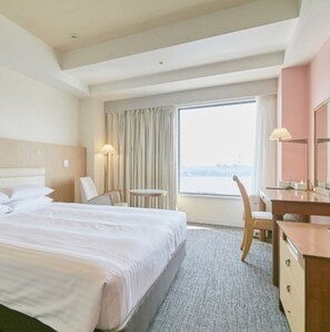 1 室のベッドルーム、デスク、アイロン / アイロン台、WiFi (無料)