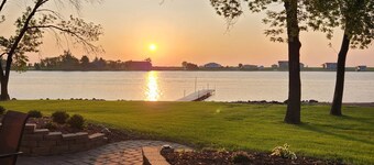 Beautiful 2 story lake front house on Mina Lake


