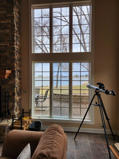 Beautiful 2 story lake front house on Mina Lake


