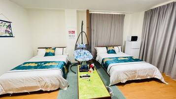 1 bedroom, desk, free WiFi, bed sheets