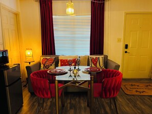 Interior - ~RomanticRoomForCouple~Gated Condo'NHeartOfTupelo3guests (Tupelo)