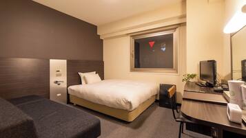 1 bedroom, desk, iron/ironing board, WiFi (free)