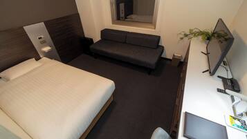 1 bedroom, desk, iron/ironing board, WiFi (free)