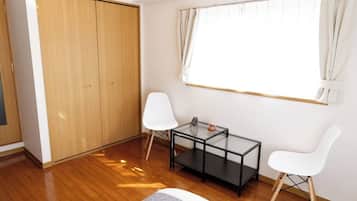 1 bedroom, desk, iron/ironing board, free WiFi