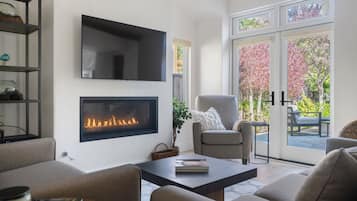 Fernseher, Kamin
