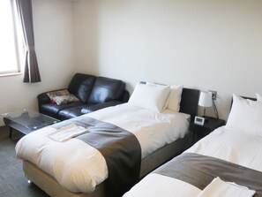 1 bedroom, desk, free WiFi, bed sheets