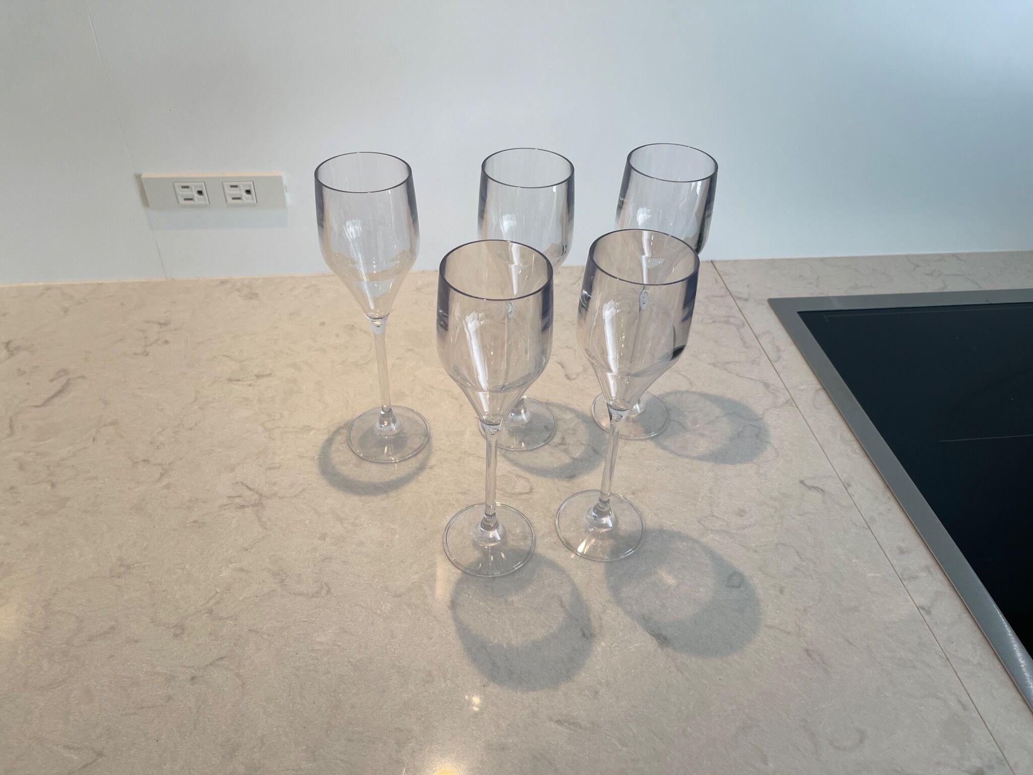 雪櫃、微  波爐、爐具、廚房用具/餐具/器皿