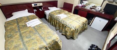 1 chambre, bureau, draps fournis