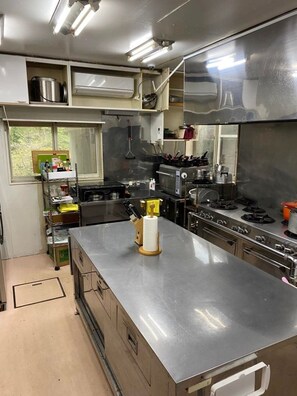 Fridge, microwave, stovetop, cookware/dishes/utensils