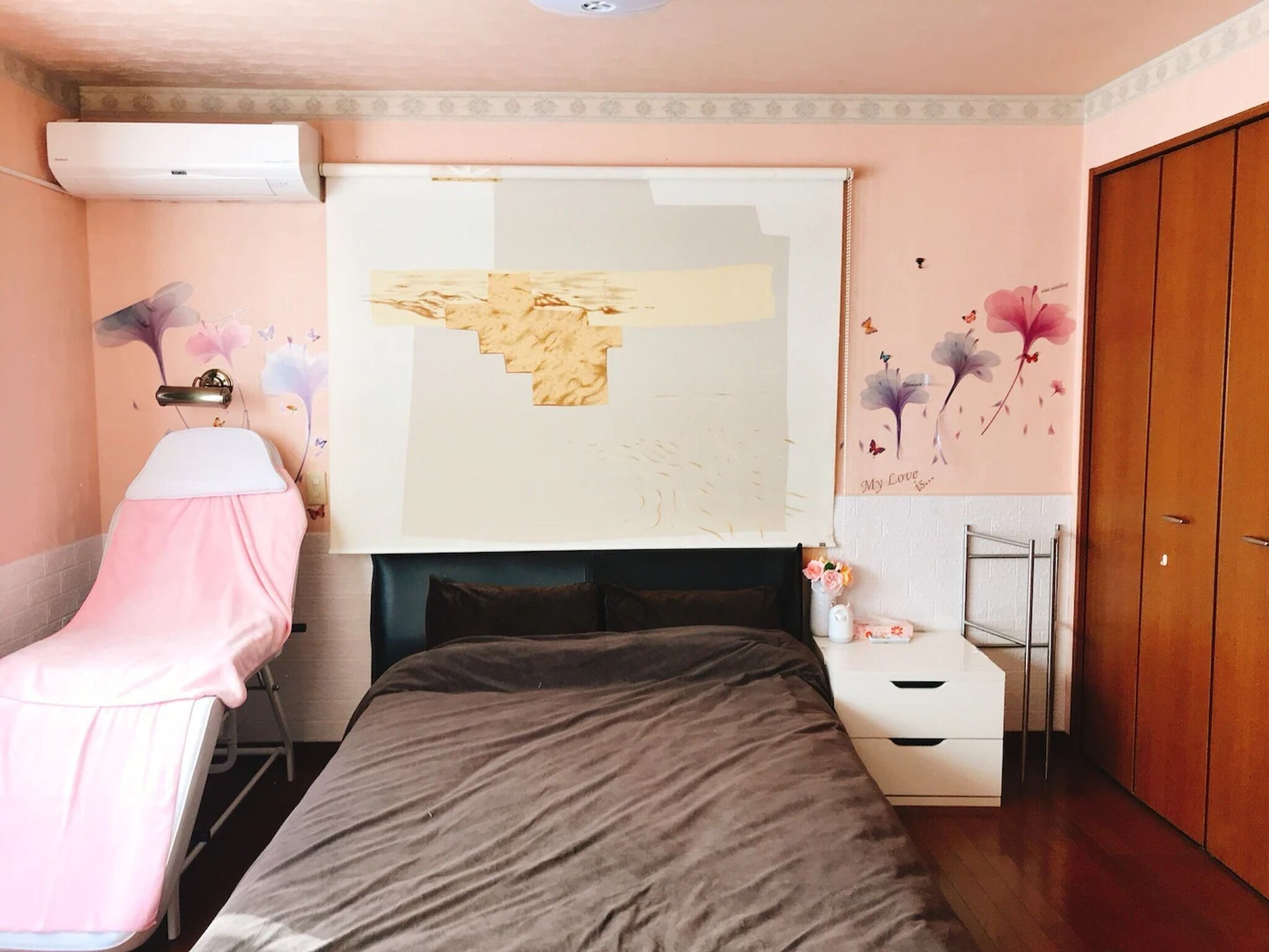 5 bedrooms, desk, iron/ironing board, free WiFi