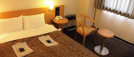1 chambre, bureau, Wi-Fi gratuit, draps fournis
