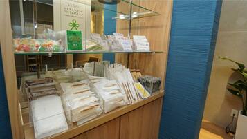 1 多间卧室、办公桌、WiFi、床单