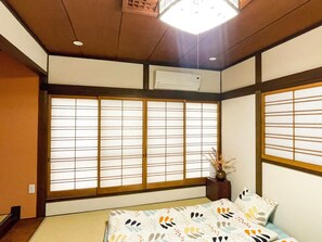 2 quartos, escrivaninha, Wi-Fi de cortesia, roupa de cama