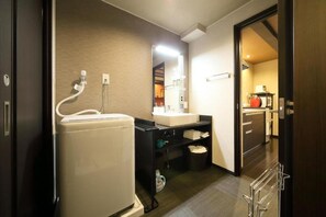 Hårtork och handdukar