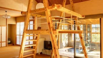 2 bedrooms, desk, free WiFi, bed sheets