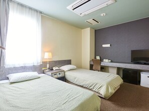1 bedroom, free WiFi, bed sheets - Smoking Hotel Tsushima Twin Room Relax in Tsus / Tsushima Nagasaki (Tsushima)