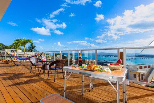 Popular Kouri Islandocean view Fully equipped with BBQ equipment Spacious wood deck with garden / Kunigami-gun Okinawa