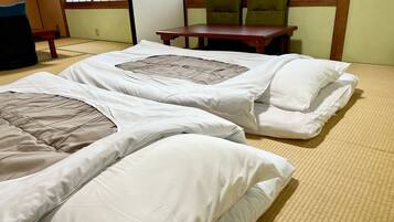 2 bedrooms, desk, free WiFi, bed sheets