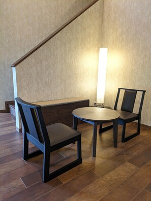 Interior - NonsmokingSemidouble twin roomAll rooms have a cypress bath / Narita Chiba (Narita)