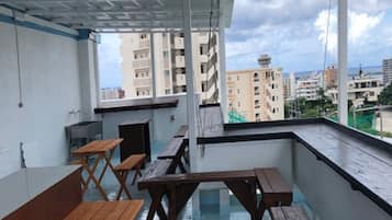 屋外ダイニングエリア