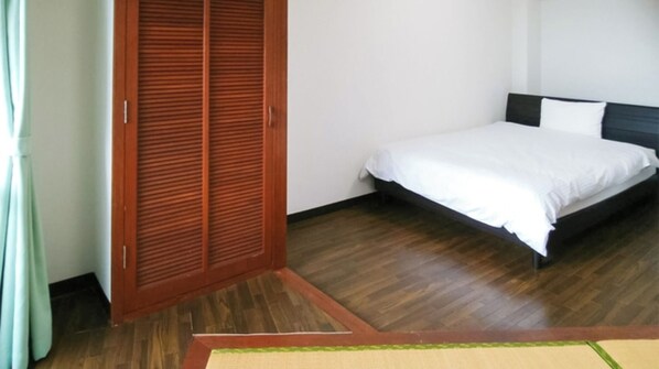 1 bedroom, desk, free WiFi, bed sheets