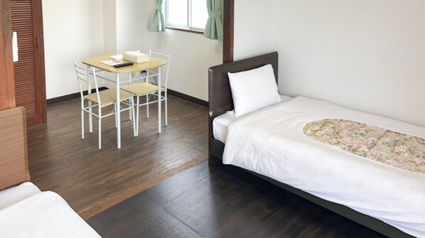1 bedroom, desk, free WiFi, bed sheets - Standard plan Contactless hotel for peace of min / Naha Okinawa (Naha)