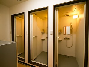 Hårtork och handdukar