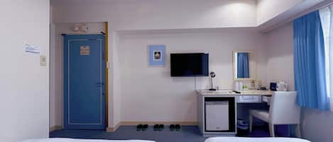 1 habitación, escritorio, tabla de planchar con plancha y wifi gratis