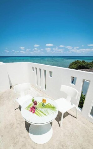 Outdoor dining - Small double room with sea view / Ishigaki Okinawa (Ishigaki)