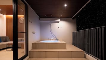 3 makuuhuonetta, työpöytä, silitysrauta/-lauta, ilmainen Wi-Fi