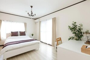 3 bedrooms, desk, free WiFi, bed sheets