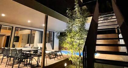 Building A Pets allowed SuiteWith pool terrace and sauna / Kamogawa City Chiba