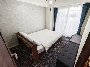 2 bedrooms, desk, iron/ironing board, free WiFi