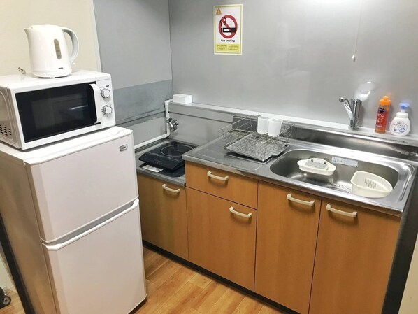 雪櫃、微波爐、爐具、廚房用具/餐具/器皿