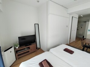 1 chambre, bureau, fer et planche à repasser, Wi-Fi gratuit