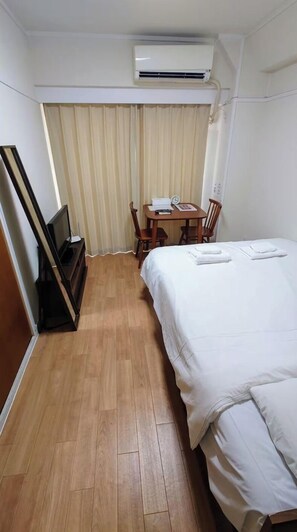 1 bedroom, desk, iron/ironing board, free WiFi