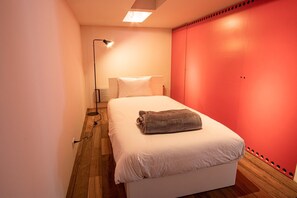 3 bedrooms, desk, free WiFi, bed sheets