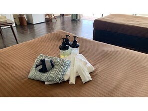 1 bedroom, desk, free WiFi, bed sheets