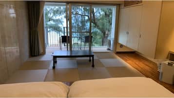 1 bedroom, desk, free WiFi, bed sheets