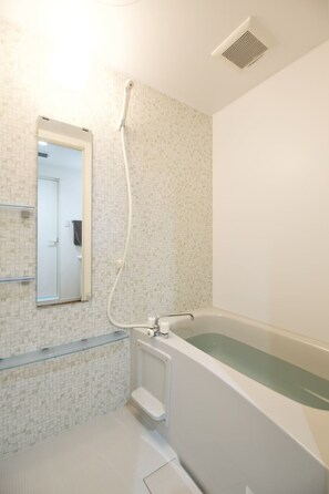 Hårtork och handdukar