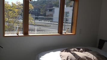 2 bedrooms, desk, free WiFi, bed sheets