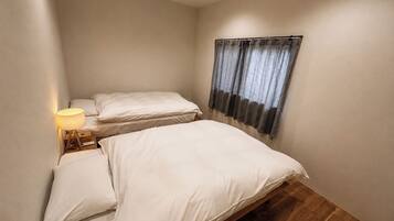 2 bedrooms, desk, free WiFi, bed sheets