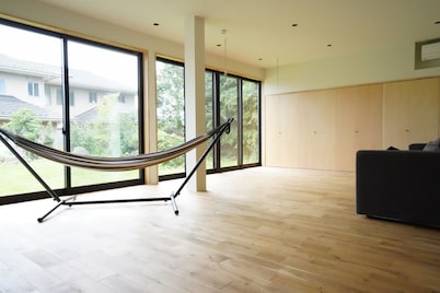 Treasure trove of experiences and play A moder / Hokuto Yamanashi