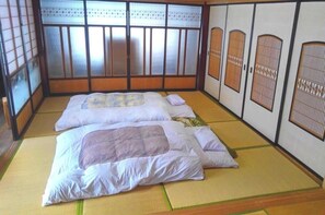 2 Schlafzimmer, Schreibtisch, Bügeleisen/Bügelbrett, Bettwäsche