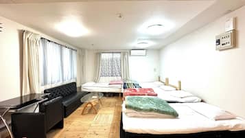 1 多间卧室、办公桌、免费 WiFi、床单