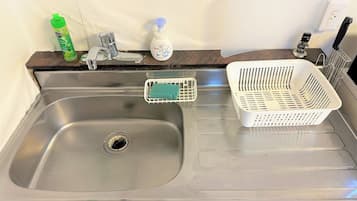 冰箱、微波炉、厨具/餐具